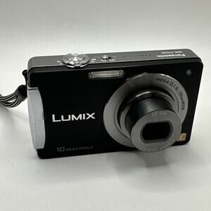 Panasonic Lumix DMC-FX520 10.1MP Digital Camera Bundle Black W/Battery